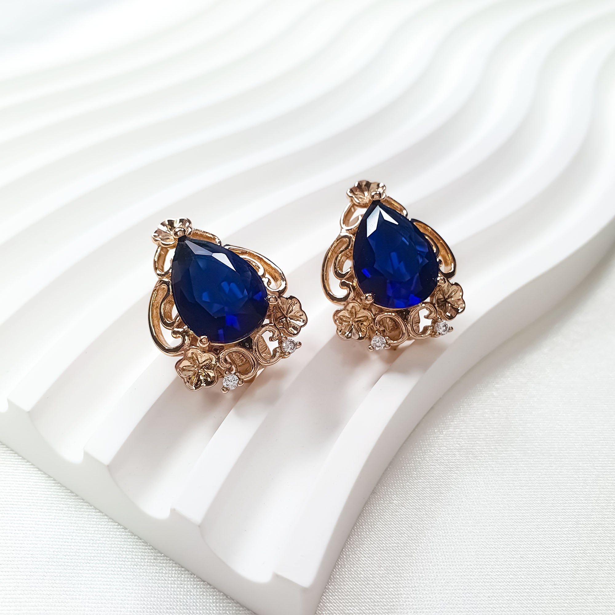 Karaliskā dizaina klipšu auskari