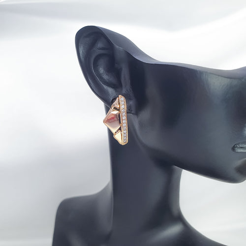 Rombveida apzeltīti aksesuāri ar iestrādātiem caurspīdīgiem akmentiņiem