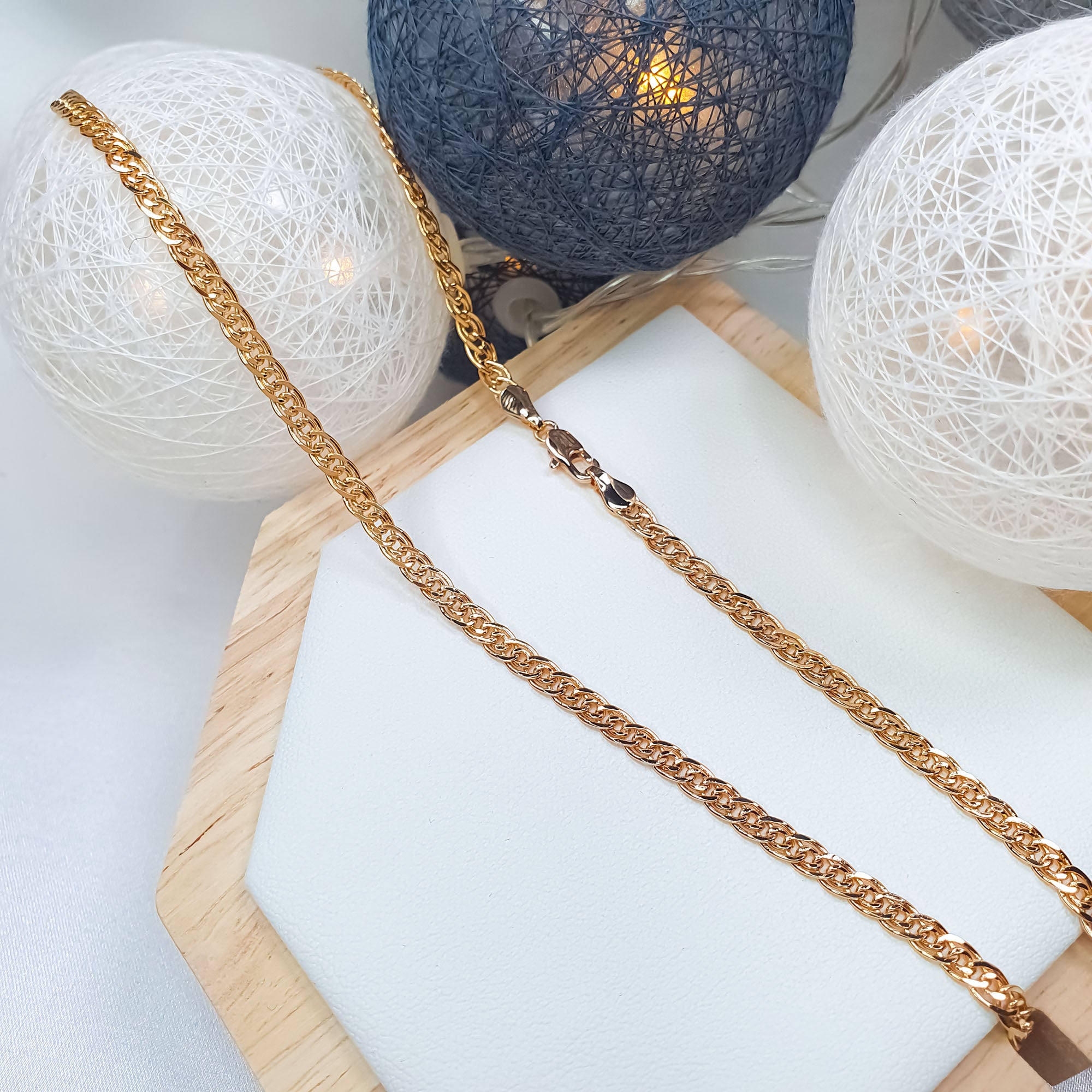 Klasiska sieviešu ķēdīte bez akmeņiem, vienmērīgs 4 mm platums