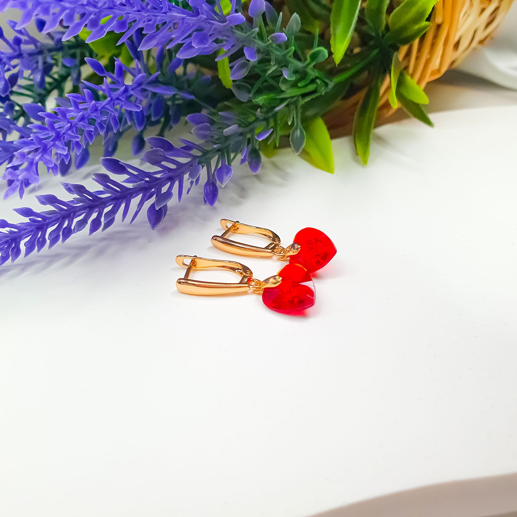 Auskari ar sirds formas Swarovski detaļu