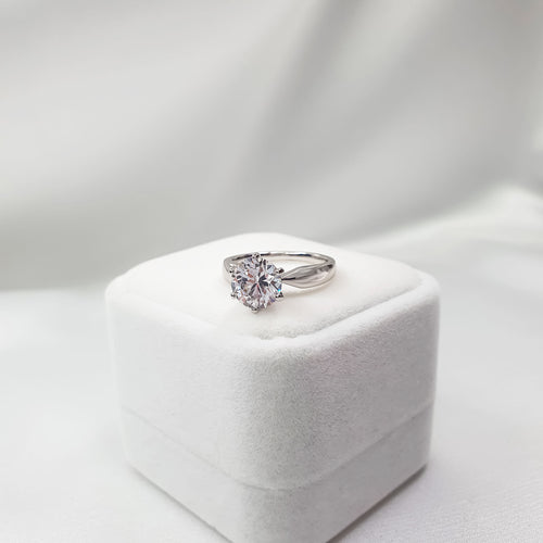 Saderināšanās stila gredzens sudraba krāsā ar sešu zaru stiprinājumu