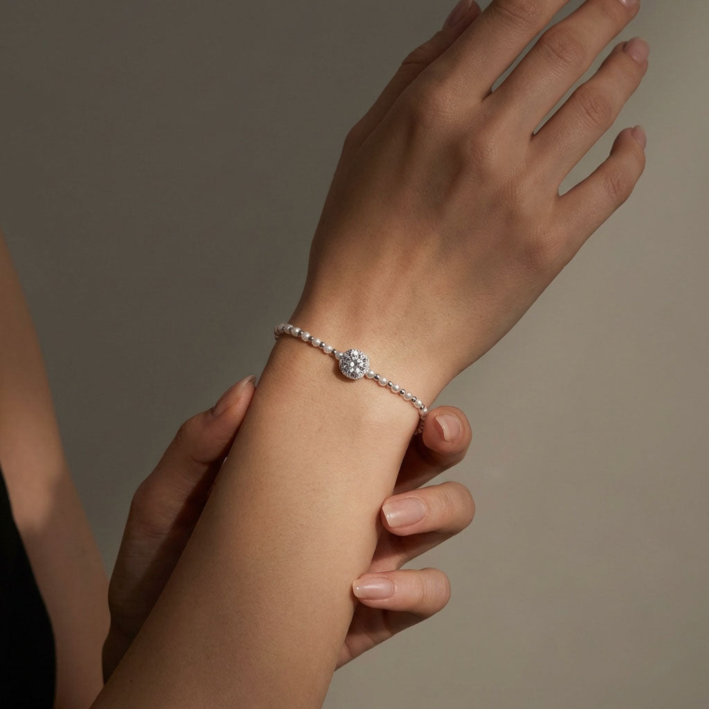 Воздушный вечерний браслет с нежным сиянием