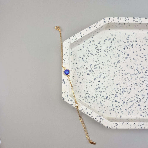 Regulējama aproce (17–20 cm) ar smalku zelta ķēdīti