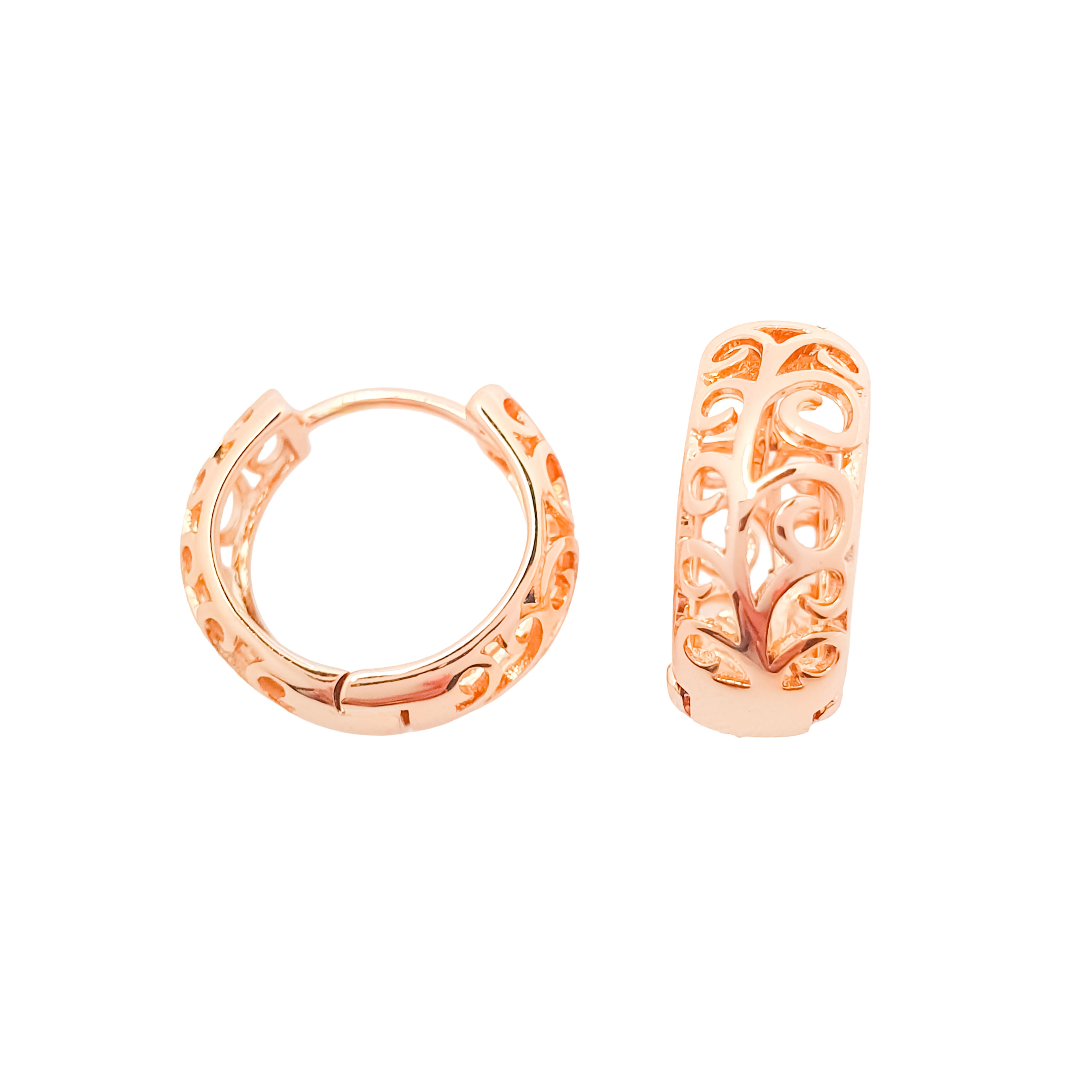 Apaļi auskari ar izgrieztu ornamentu apzeltītā tonī