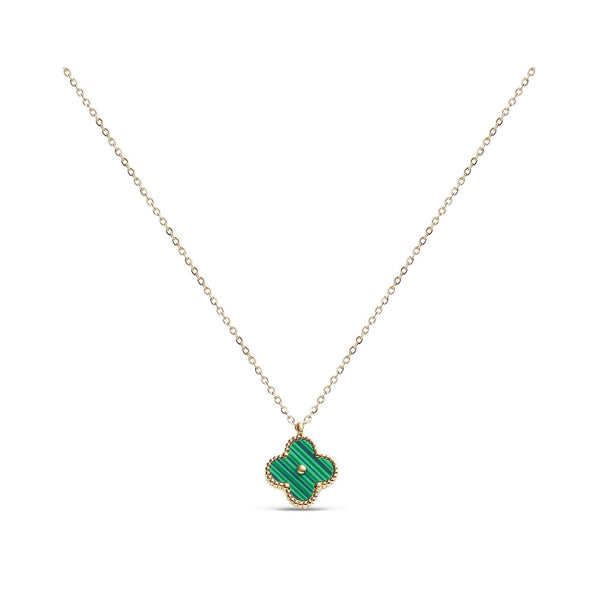 Stilingas vėrinys su žaliu keturlapio pakabuku