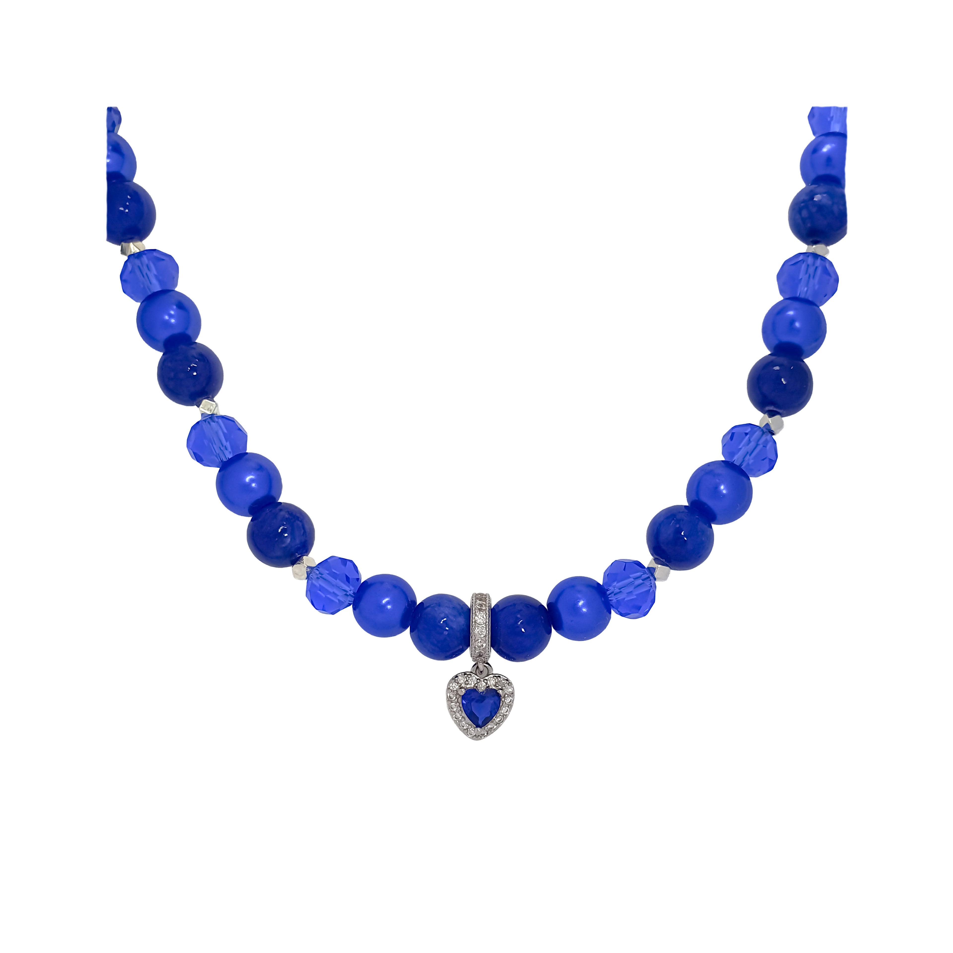 Zila kaklarota no apaļām pērlēm ar sirds piekariņu