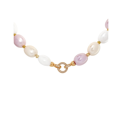 Kaklarota no ovālām pērlēm ar abpusēji atveramu priekšējo aizdari