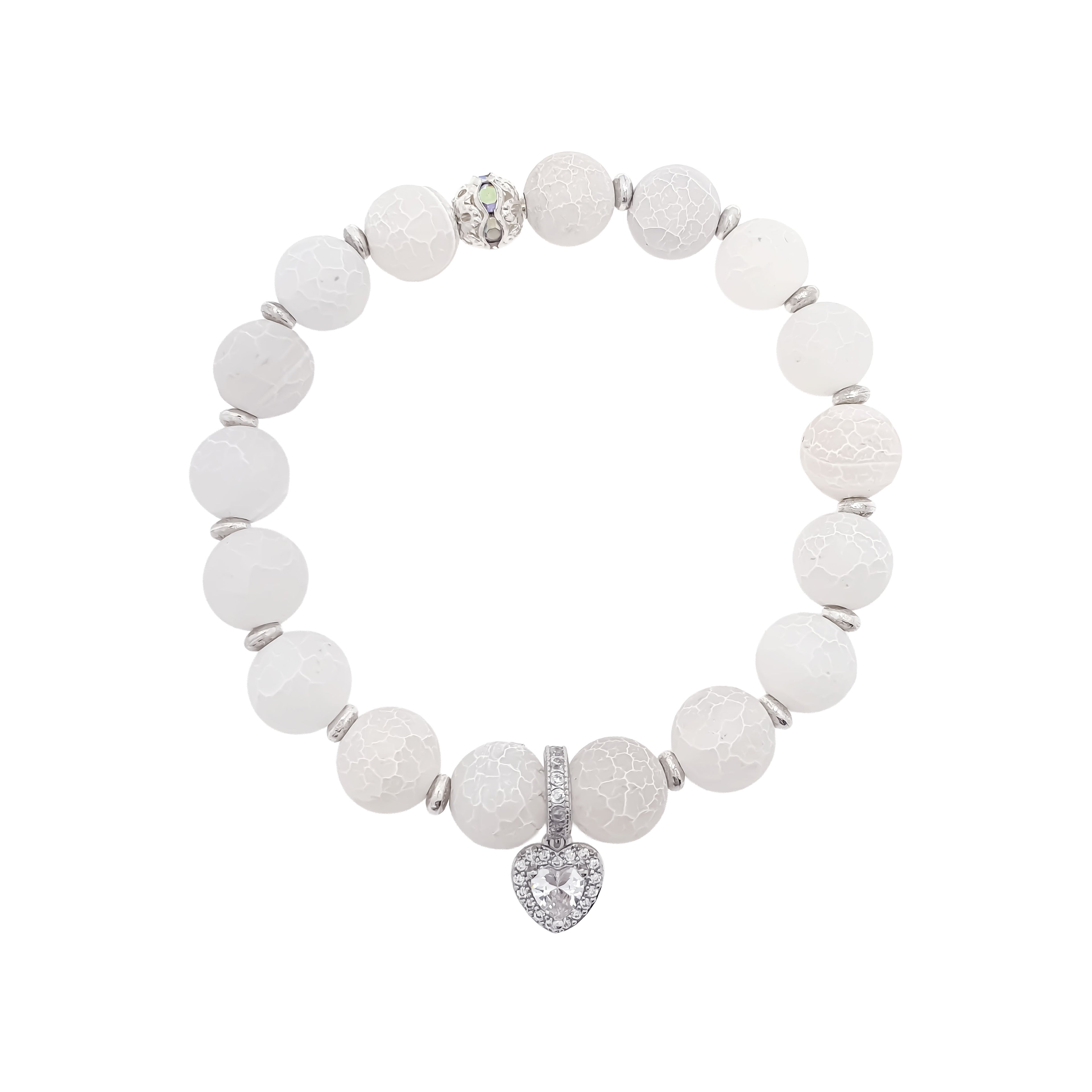 Balta matēta agāta rokassprādze ar sudrabotu sirds formas kulonu un akmentiņiem